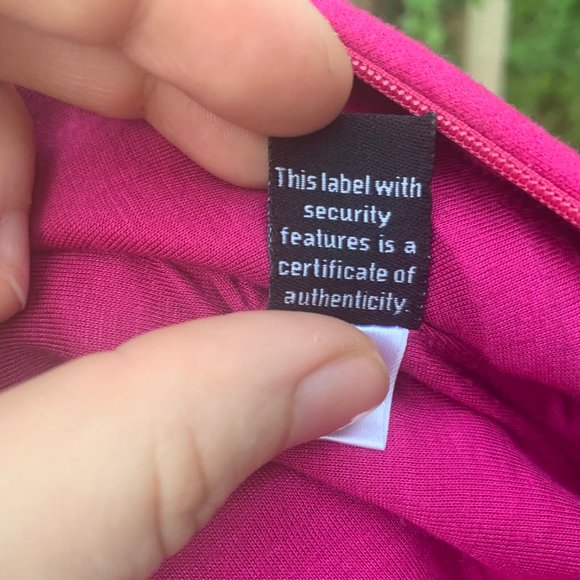 Diane Von Furstenberg, Fushia Sheath Dress, size 0 - Picture 14 of 15